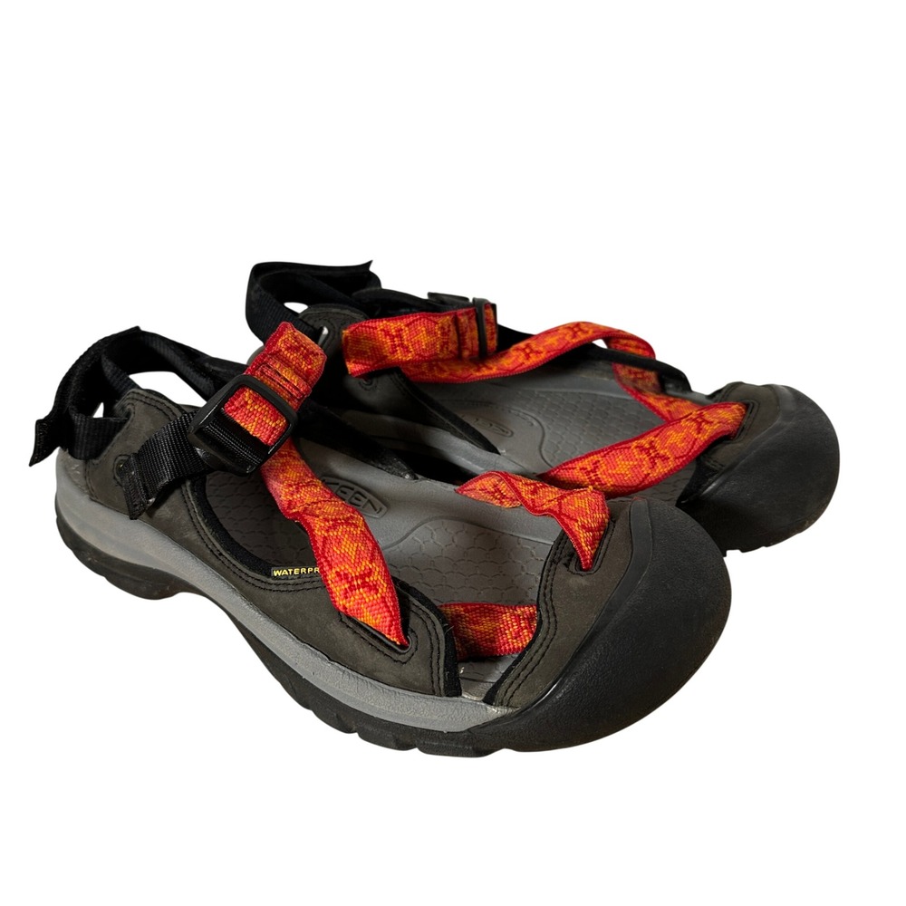 Hiking Sandal Black Red Orange Keen Waterproof Toe Guard Strappy Size 8 Gorpcore